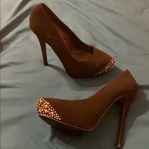8.5 Black Heels